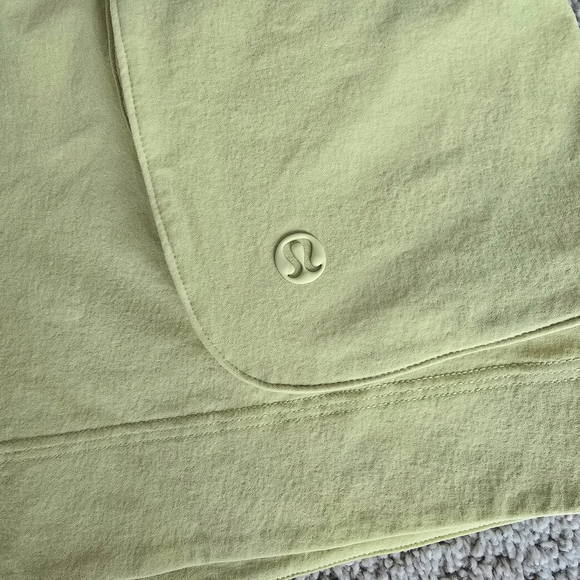 Lululemon stretch shorts - Picture 3 of 6